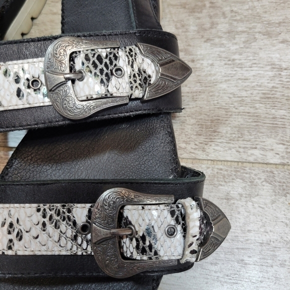 Reba Nallie Snakeskin Open Toe Sandals Size 6.5 - Picture 3 of 8